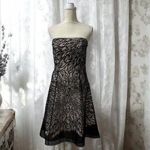 WHBM Black & Nude‎ Strapless Party Cocktail Special Occasion Dress Size 4